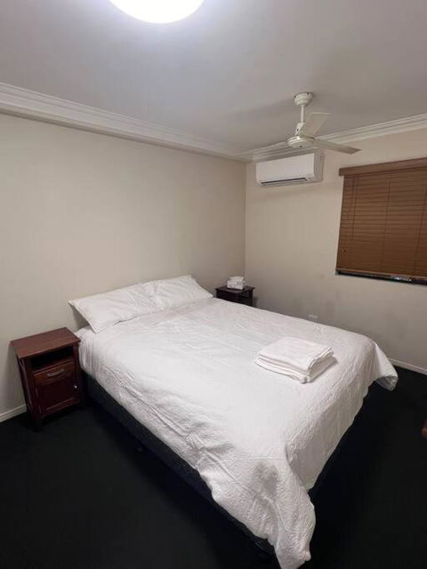 Fully Furnished Modern Unit In Centre Of City - Accommodation Search 3