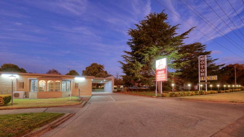 Hamilton Hume Motor Inn - Accommodation Search 0