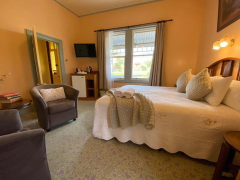 Hanlon Guest House - Accommodation Search 1