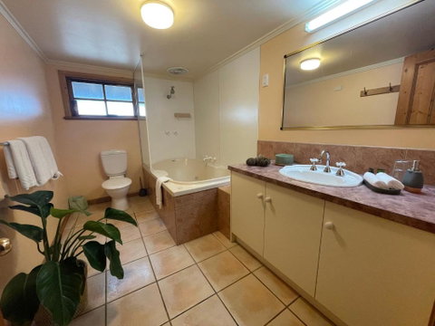 Hanlon Guest House - Accommodation Search 2
