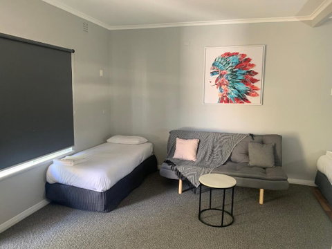 Hello Adelaide Motel And Apartments - Accommodation Search 2