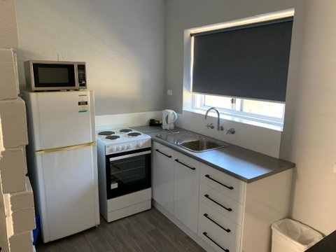 Hello Adelaide Motel And Apartments - Accommodation Search 3