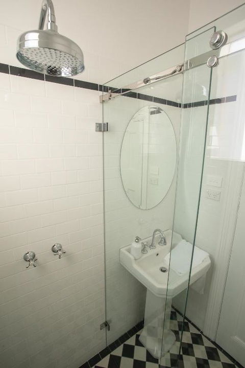Helensburgh Hotel - Accommodation Search 2