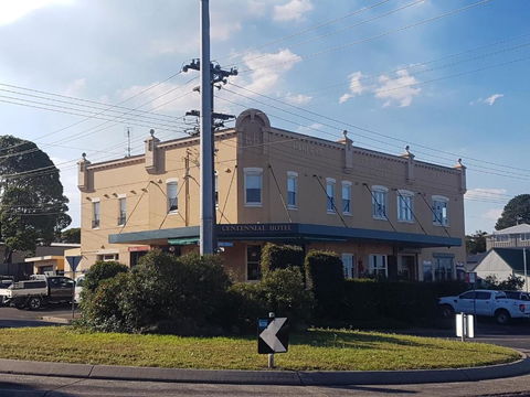 Helensburgh Hotel - Accommodation Search 0