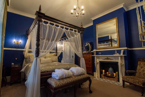 Heytesbury House - Accommodation Search 0