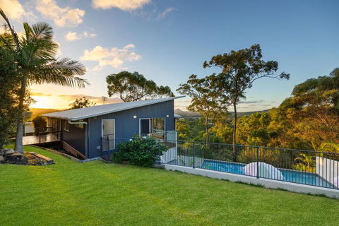 Hinterland Dreamers Poolside Retreat - Accommodation Search 3