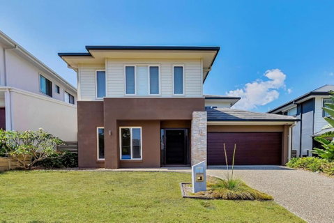 Home Away From Home Grand Family Mansion - Accommodation Search 0