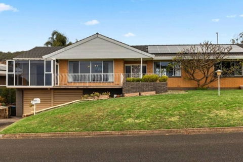 Home Offers Stunning Views - Accommodation Search 1