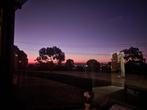Home Offers Stunning Views - Accommodation Search 2
