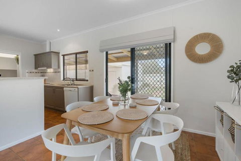 Home On Haynes- BYO LINEN - 1km From Goolwa Beach-Whale Watch - Accommodation Search 2