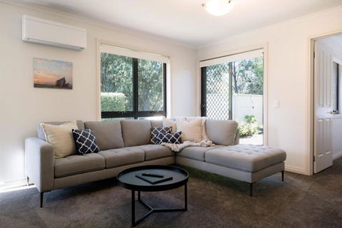 Homely Unit Located Near The City With Parking And Wifi - Accommodation Search 0