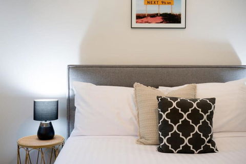 Homely Unit Located Near The City With Parking And Wifi - Accommodation Search 1