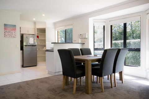 Homely Unit Located Near The City With Parking And Wifi - Accommodation Search 2