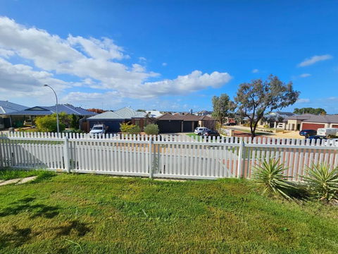 House In Ellenbrook - Accommodation Search 1