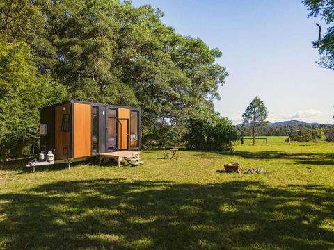 Huntingdon House By Tiny Away - Accommodation Search 0