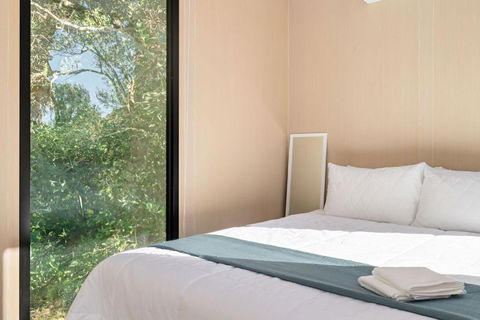 Huntingdon House By Tiny Away - Accommodation Search 3
