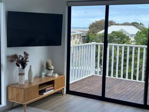Iconic Beach House On Bruce - Accommodation Search 2