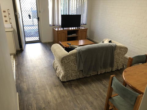 Affordable Comfortable Inglewood Apartment+Pool - Accommodation Search 1