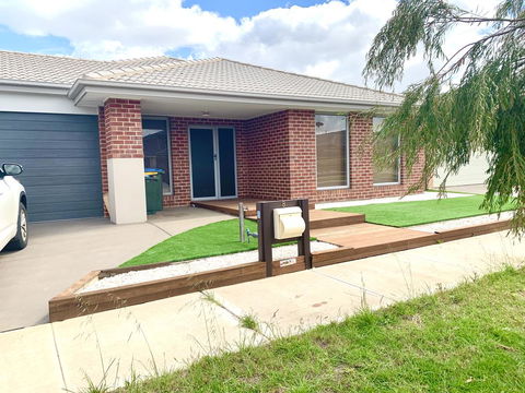 AHA Family Holiday House With Huge Backyard - Accommodation Search 2