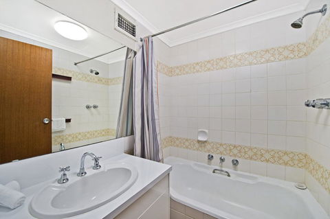 Akuna 14, 6 Joffre Street, - Accommodation Search 3