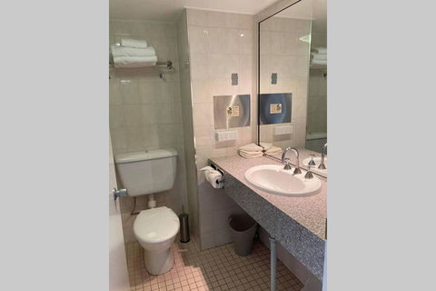 All In 500 Aud Weekly Beachfront The STRAND Studio Apartment - Accommodation Search 2