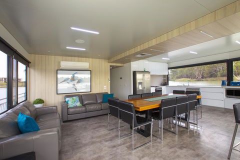 All Seasons Houseboats - Accommodation Search 3