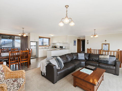 AMBIENCE BY THE SEA - Accommodation Search 0