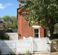 Annies Garden Cottage - Accommodation Search