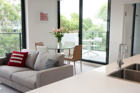 Apartment Saunders Close MP001 - Accommodation Search 0