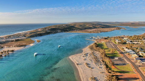 API Pelican Beach Front Apartments Kalbarri - Accommodation Search 1