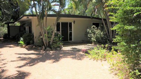 Apjohn House - Accommodation Search 0