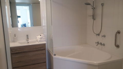 Apollo Luxury Apartments - Accommodation Search 1