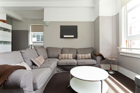 Apt - Sunny With Views - Accommodation Search 0