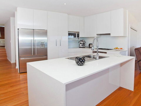 Aqua - Views Over Jones Beach - Accommodation Search 1