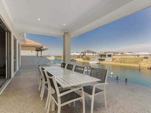 Aqua Vista - Accommodation Search 2