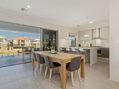 Aqua Vista - Accommodation Search 3