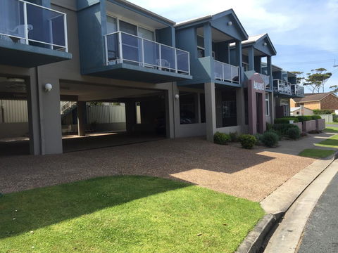 Aquarius Apartments Mollymook - Accommodation Search 0