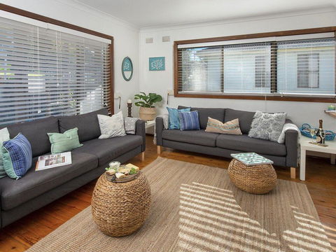 Araluen On Holden - Great Deck With Ocean Views - Accommodation Search 1