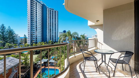Aristocrat Apartments - Accommodation Search 1