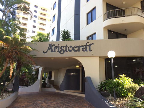 Aristocrat Apartments - Accommodation Search 2