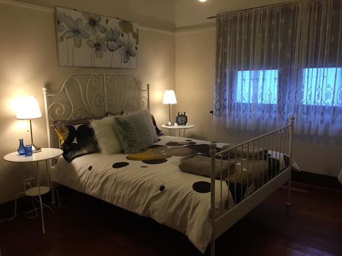 Art Deco Cottage - Accommodation Search 2