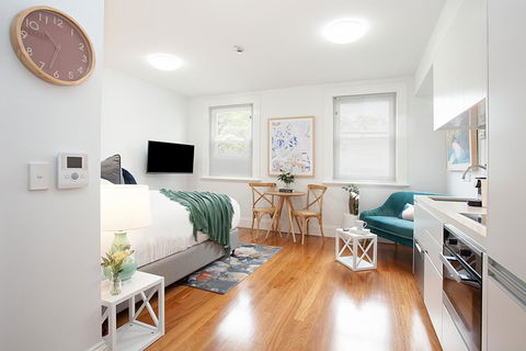 Art Deco Designer Studio In Lewisham - Accommodation Search 0