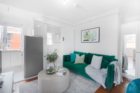 Art Deco Nook Around The Corner From Oxford St - Accommodation Search 0
