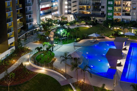 Art-Inspired, Designer APT In The Vibrant Area - Accommodation Search 1