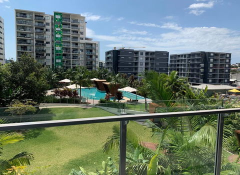 Art-Inspired, Designer APT In The Vibrant Area - Accommodation Search 3