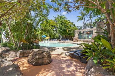 Ashmore Palms Holiday Village - Accommodation Search 1