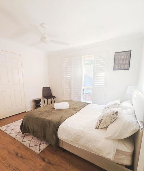Luxury 3 BR House Near EMP - Accommodation Search 0