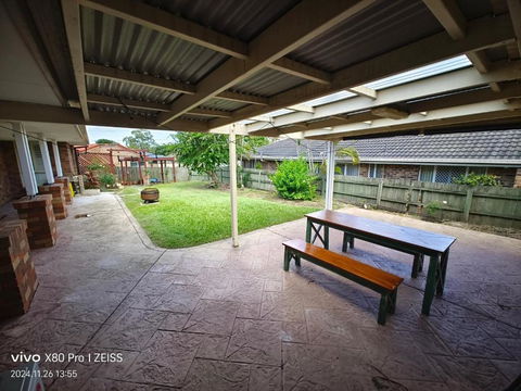 Luxury 3 BR House Near EMP - Accommodation Search 1