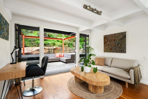Luxury Escape - 4bd Home And Courtyard In Castlecrag - Accommodation Search 3