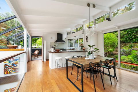 Luxury Escape - 4bd Home And Courtyard In Castlecrag - Accommodation Search 1